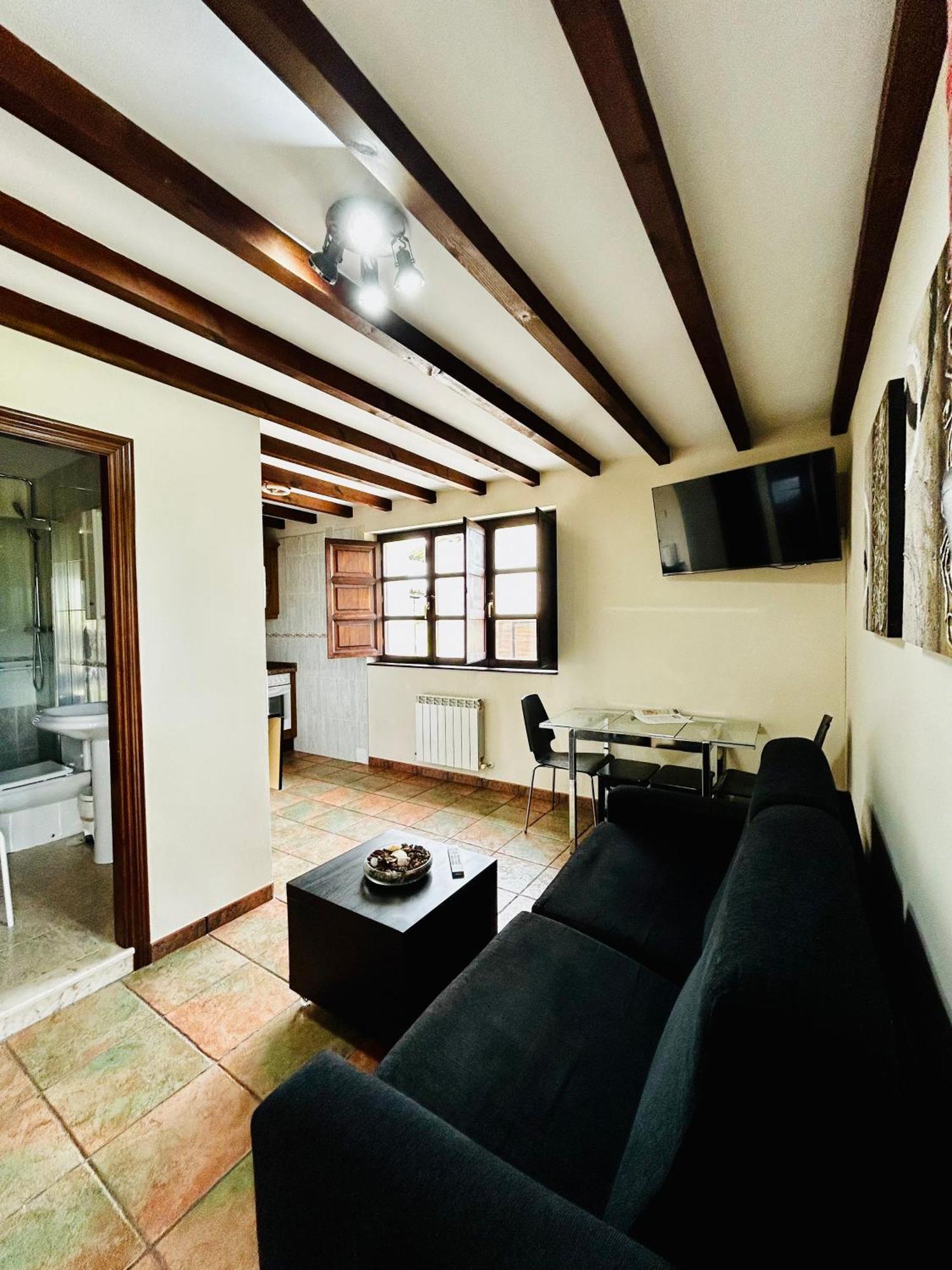 Casa La Maestra Apartment Arriondas Exterior photo